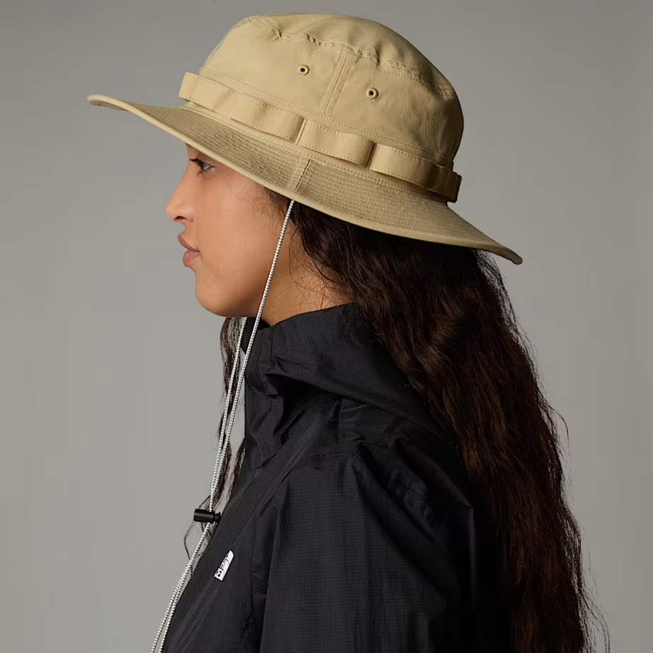 Chapeau Class V