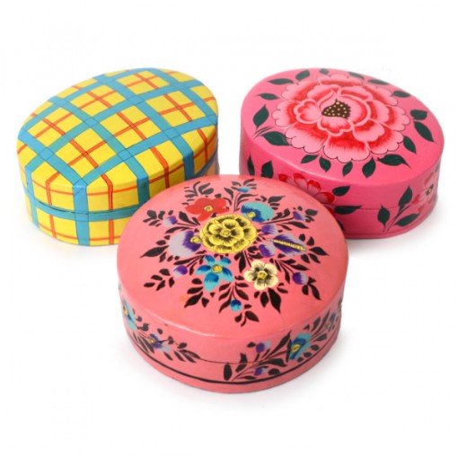 Boîte ovale peinte à la main