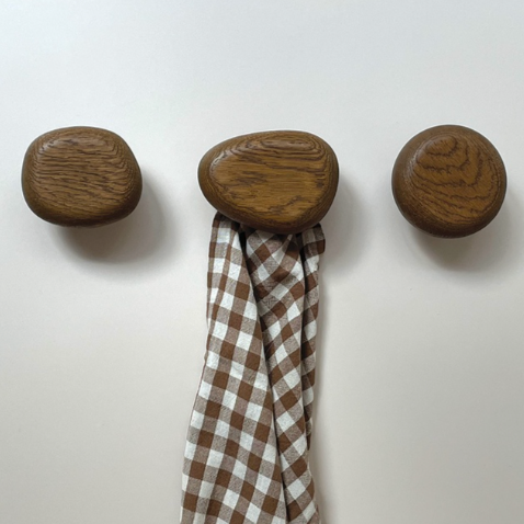 Patère galet de bois