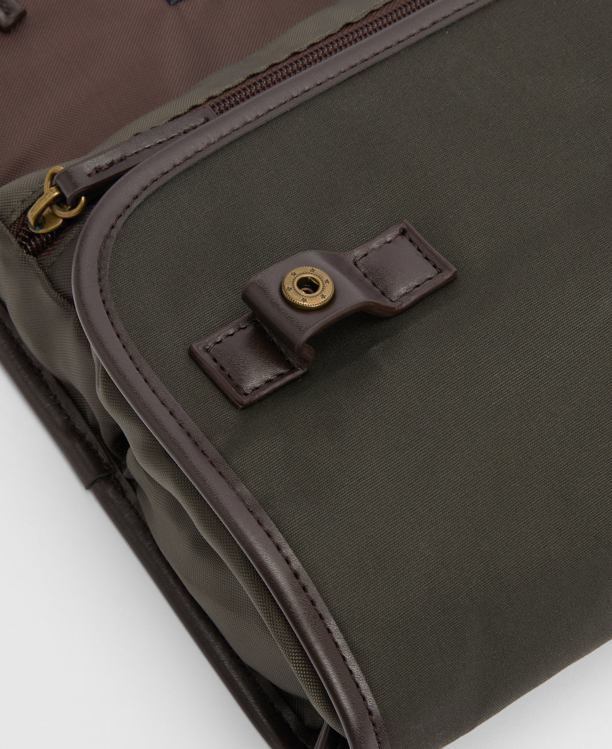 BARBOUR - Wax Hanging Washbag